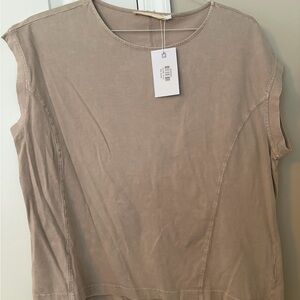 NWT Boutique Women's Beige Sleeveless Top